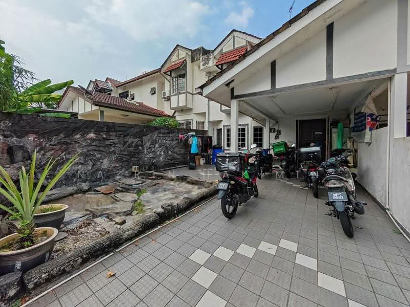 Rumah Teres 2-Tingkat untuk Dijual di Seksyen 9 (Shah Alam) - Nazrin Hakimin - Exterior - PropertyGuru.com.my