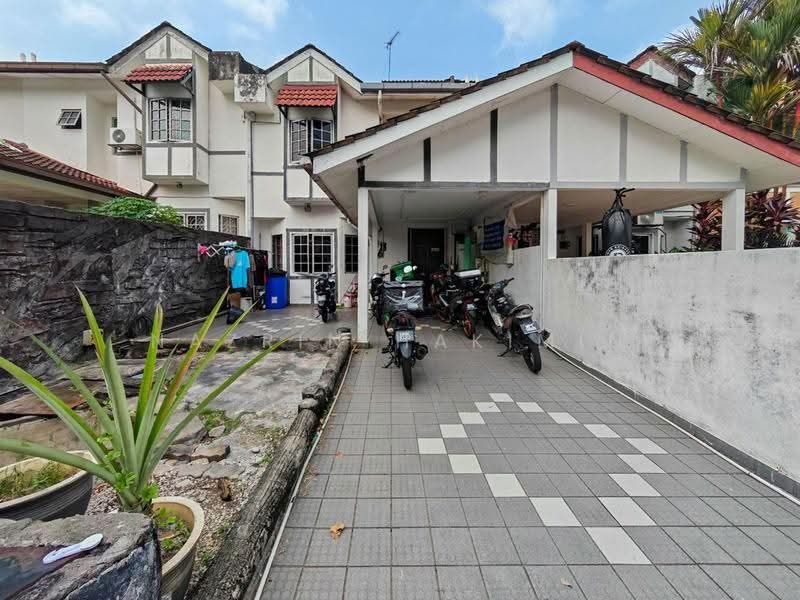 Rumah Teres 2-Tingkat untuk Dijual di Seksyen 9 (Shah Alam) - Nazrin Hakimin - Exterior - PropertyGuru.com.my