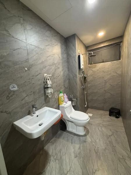 Kediaman Servis untuk Disewa di Traders Garden @ Cheras Selatan - Gin Low - Bathroom - PropertyGuru.com.my
