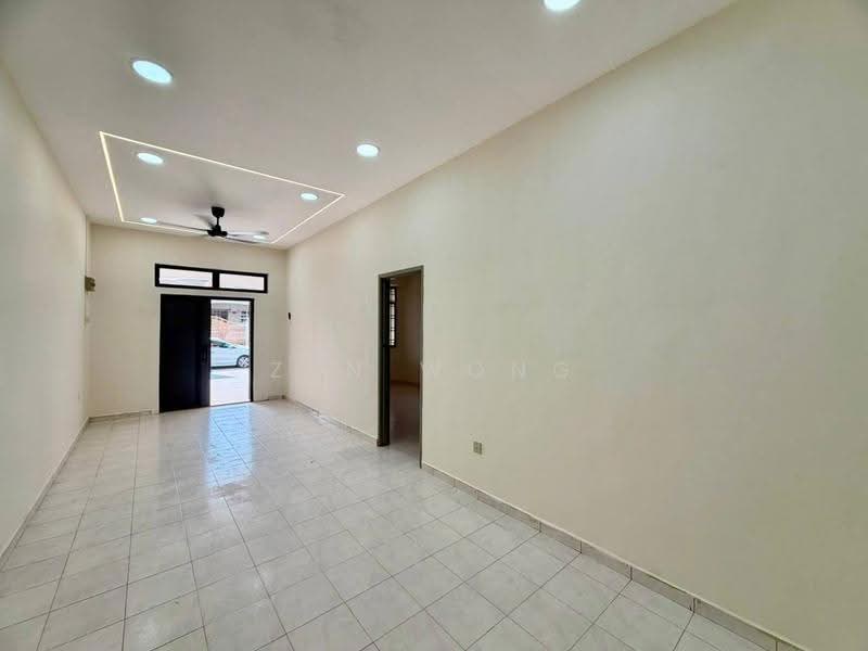 Rumah Teres 1-Tingkat untuk Dijual di Bandar Putra Kulai (Kulai) - Zen Wong - Living Room - PropertyGuru.com.my
