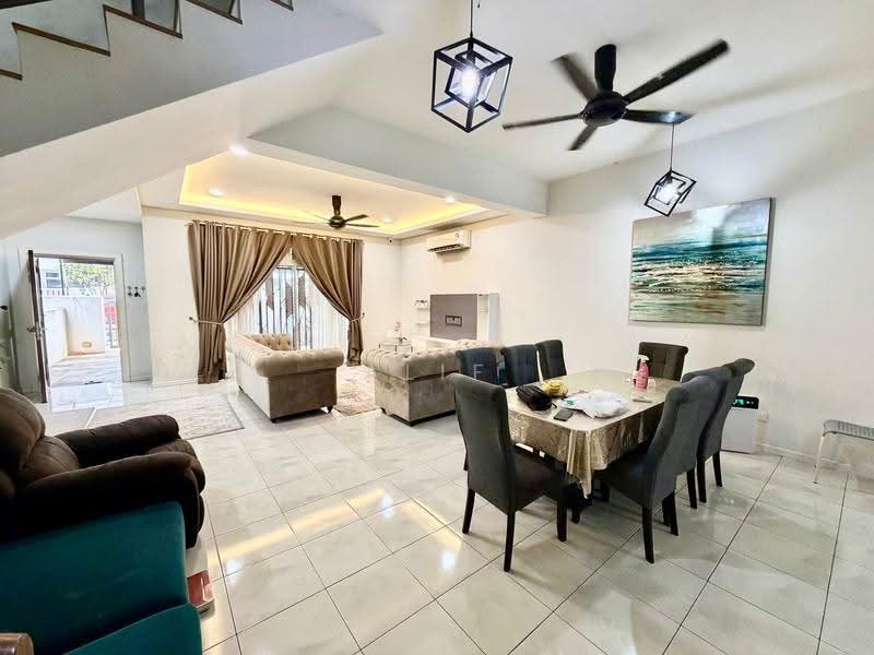 Rumah Teres 2-Tingkat untuk Dijual di Serene Heights (Semenyih) - Alif Saad - Living Room - PropertyGuru.com.my