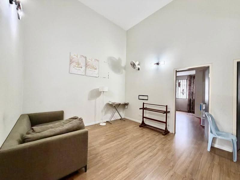 Rumah Teres 2-Tingkat untuk Dijual di Serene Heights (Semenyih) - Alif Saad - Living Room - PropertyGuru.com.my