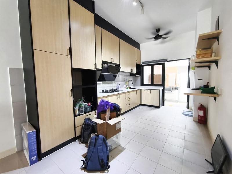 Rumah Teres 2-Tingkat untuk Disewa di Dengkil (Selangor) - Hakim Fauzi - Kitchen - PropertyGuru.com.my