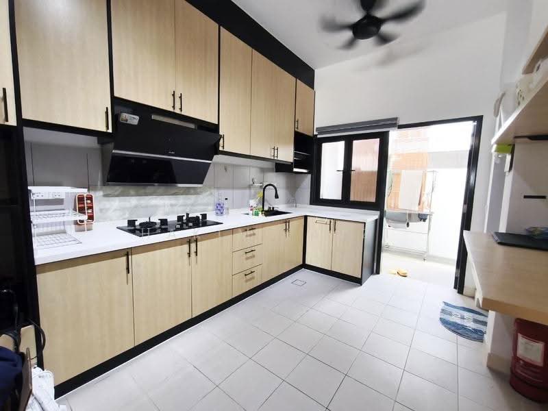Rumah Teres 2-Tingkat untuk Disewa di Dengkil (Selangor) - Hakim Fauzi - Kitchen - PropertyGuru.com.my