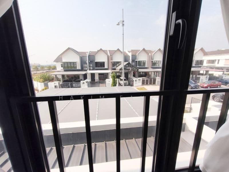 Rumah Teres 2-Tingkat untuk Disewa di Dengkil (Selangor) - Hakim Fauzi - PropertyGuru.com.my