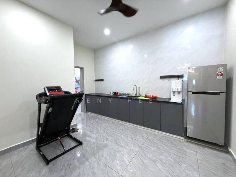 Rumah Berkembar untuk Dijual di Taman Gaya (Ulu Tiram) - Reny Hee - Kitchen - PropertyGuru.com.my