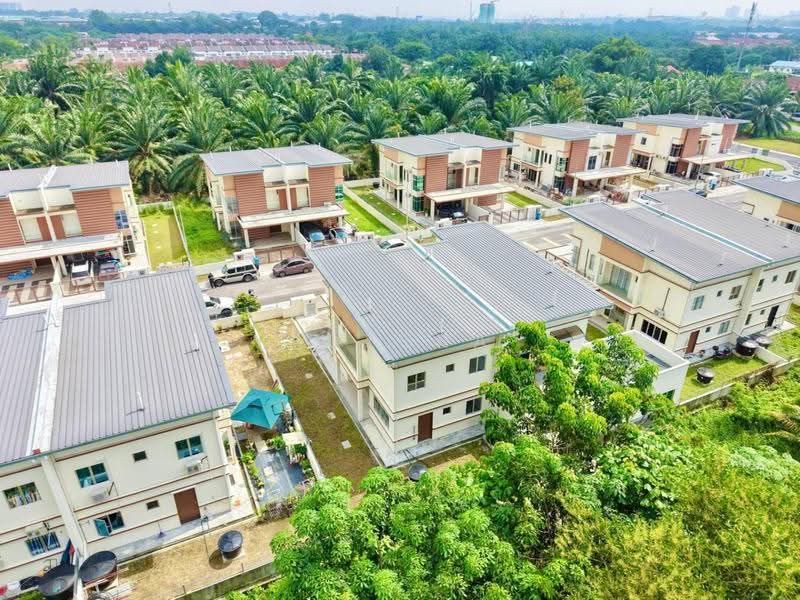 Semi-Detached House for Sale in Seksyen 29 (Shah Alam) - Adzura Zamedin - Exterior - PropertyGuru.com.my