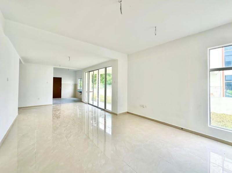 Semi-Detached House for Sale in Seksyen 29 (Shah Alam) - Adzura Zamedin - Living Room - PropertyGuru.com.my