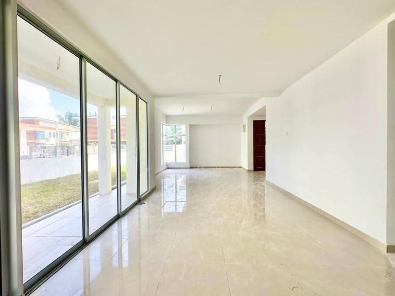 Semi-Detached House for Sale in Seksyen 29 (Shah Alam) - Adzura Zamedin - Living Room - PropertyGuru.com.my