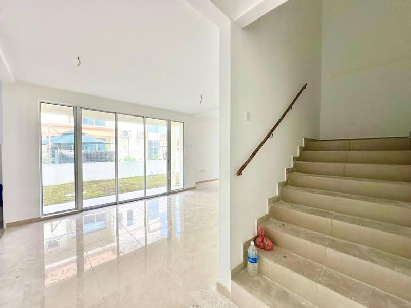 Semi-Detached House for Sale in Seksyen 29 (Shah Alam) - Adzura Zamedin - Living Room - PropertyGuru.com.my