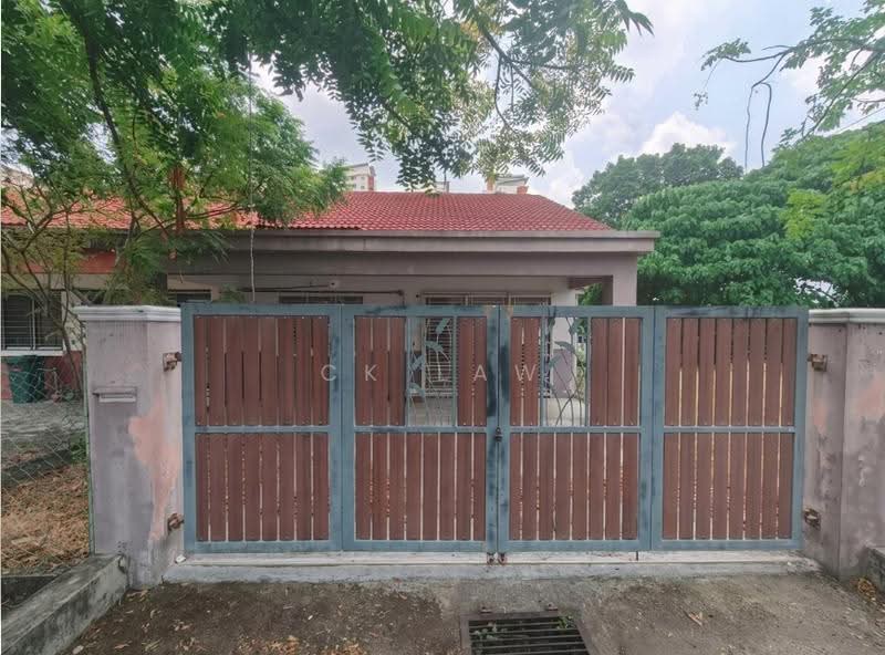 1-storey Terraced House for Sale in Kajang (Selangor) - CK Law - Exterior - PropertyGuru.com.my