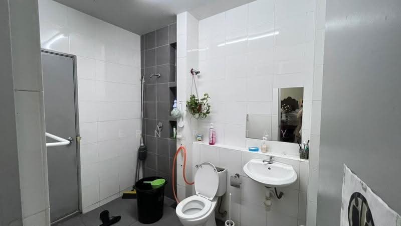 Rumah Teres 2-Tingkat untuk Dijual di Kota Kemuning (Shah Alam) - Bernard Tay - Bathroom - PropertyGuru.com.my