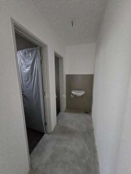 Shop / Office for Rent in Bandar Indahpura (Kulai) - Danny See - Corridor - PropertyGuru.com.my
