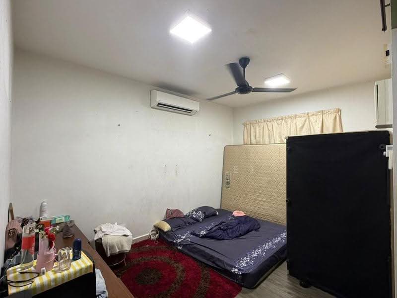 Rumah Teres 2-Tingkat untuk Dijual di Taman Megah Ria (Masai) - Reny Hee - Bedroom - PropertyGuru.com.my