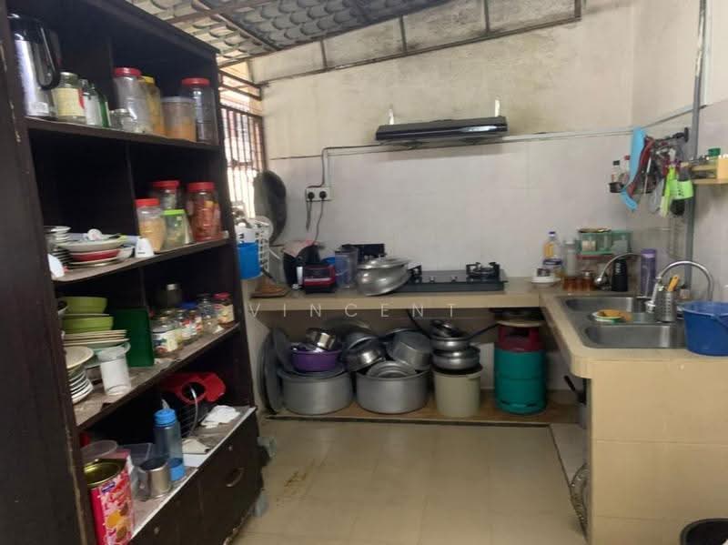 Rumah Teres 2-Tingkat untuk Dijual di Taman Sri Watan (Ampang) - Vincent Lee - Kitchen - PropertyGuru.com.my