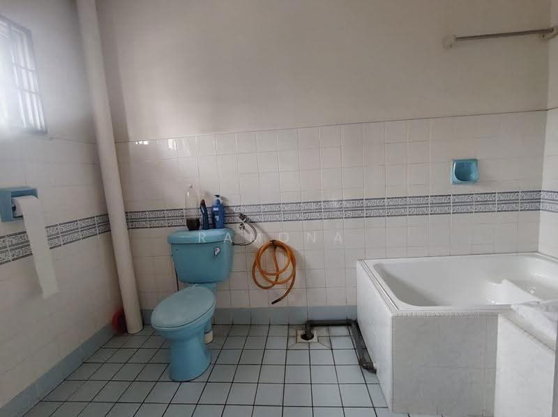 2-storey Terraced House for Sale in Taman Cheng Perdana 1 (Cheng) - Ramona Tan - Bathroom - PropertyGuru.com.my