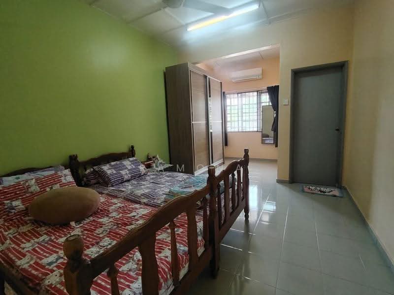 2-storey Terraced House for Sale in Taman Cheng Perdana 1 (Cheng) - Ramona Tan - Bedroom - PropertyGuru.com.my