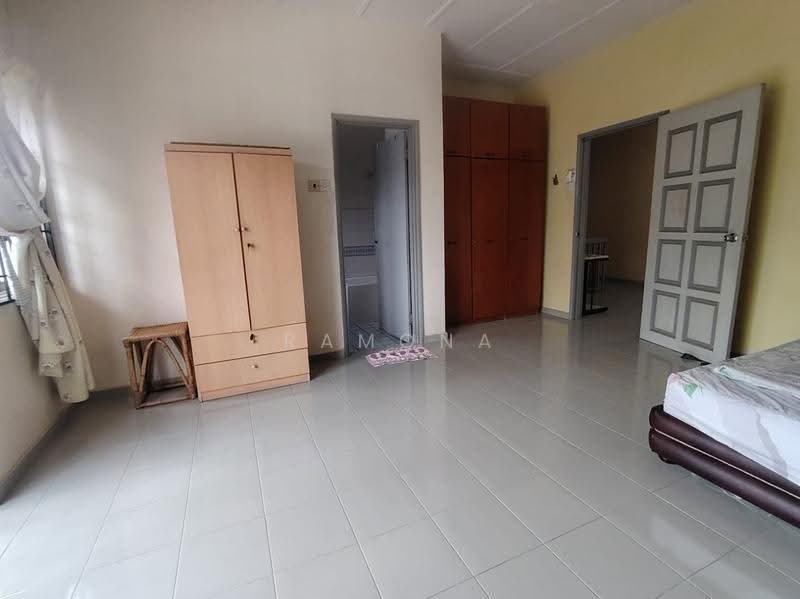 2-storey Terraced House for Sale in Taman Cheng Perdana 1 (Cheng) - Ramona Tan - Bedroom - PropertyGuru.com.my