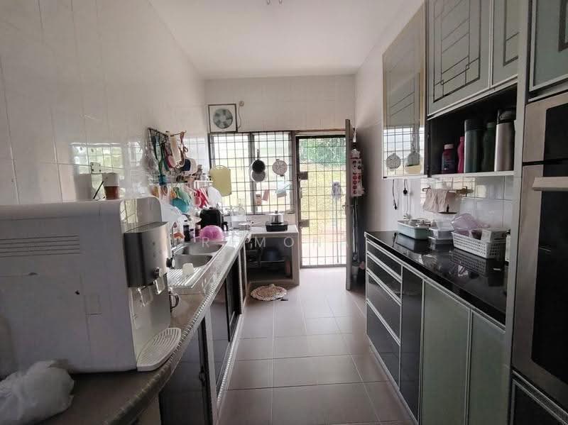 2-storey Terraced House for Sale in Taman Cheng Perdana 1 (Cheng) - Ramona Tan - Kitchen - PropertyGuru.com.my