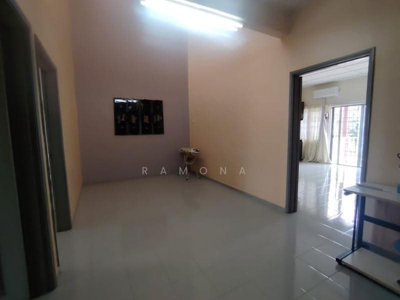 2-storey Terraced House for Sale in Taman Cheng Perdana 1 (Cheng) - Ramona Tan - Interior - PropertyGuru.com.my