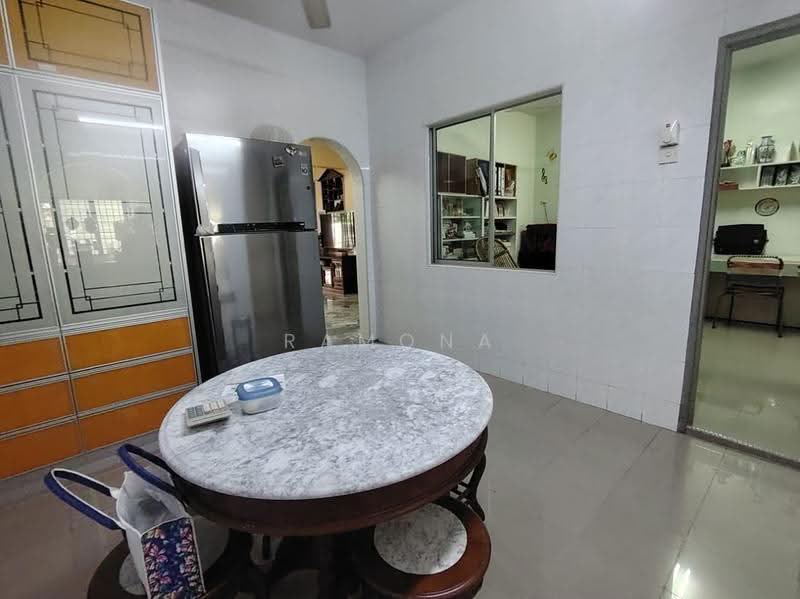 2-storey Terraced House for Sale in Taman Cheng Perdana 1 (Cheng) - Ramona Tan - PropertyGuru.com.my
