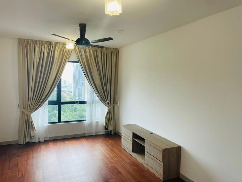 Kondominium untuk Dijual di Residensi Astrea - Heidi Lim - Living Room - PropertyGuru.com.my
