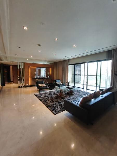 Kondominium untuk Dijual di The Binjai on the Park - Chris Brown - Living Room - PropertyGuru.com.my