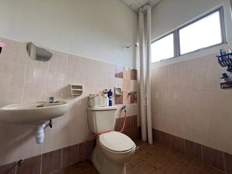 Pangsapuri untuk Dijual di Bangi Idaman Apartment - Mohamad Yazid Mohamed - Bathroom - PropertyGuru.com.my