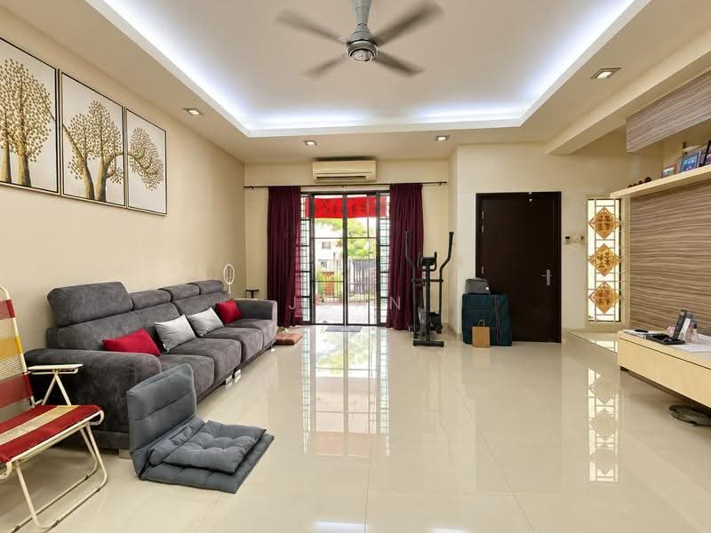 2.5-storey Terraced House for Sale in Taman Meranti Jaya (Puchong) - John Lee - Living Room - PropertyGuru.com.my