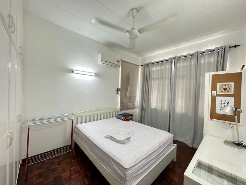 Rumah Berkembar untuk Dijual di Taman Goh Guan Ho (Ayer Itam) - Matthew Png - Bedroom - PropertyGuru.com.my