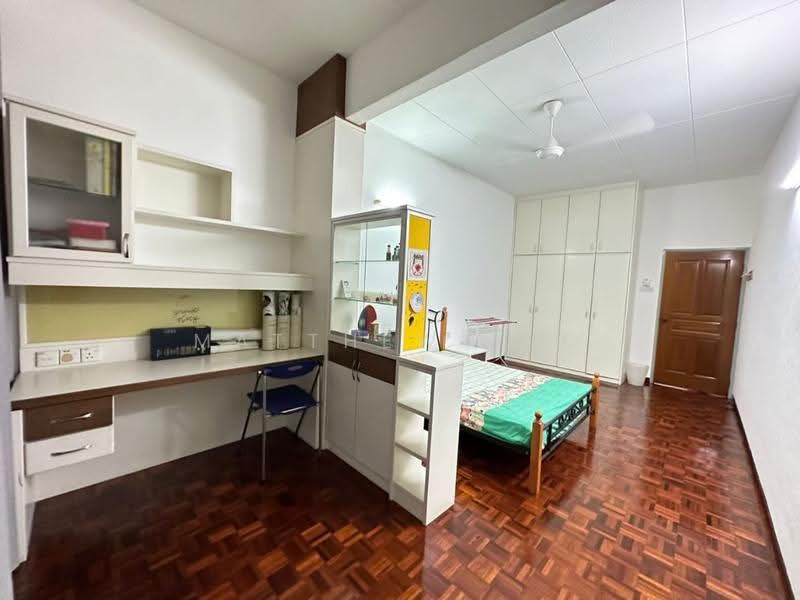 Rumah Berkembar untuk Dijual di Taman Goh Guan Ho (Ayer Itam) - Matthew Png - Bedroom - PropertyGuru.com.my