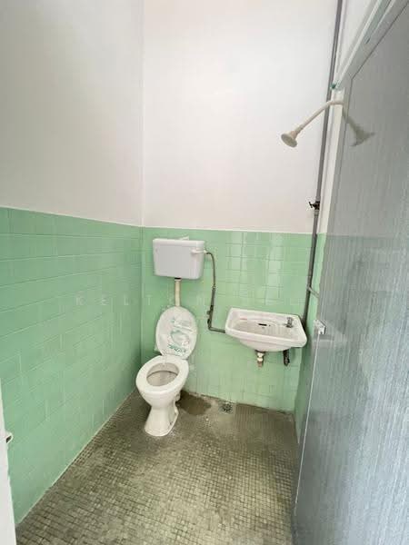 Rumah Teres 2-Tingkat untuk Disewa di Taman Damai Jaya (Cheras) - Kelton Seet - Bathroom - PropertyGuru.com.my
