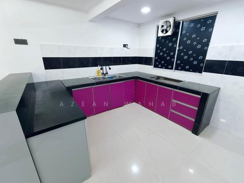 Rumah Teres 3-Tingkat untuk Dijual di Ampang (Selangor) - Azean Wahab - Kitchen - PropertyGuru.com.my