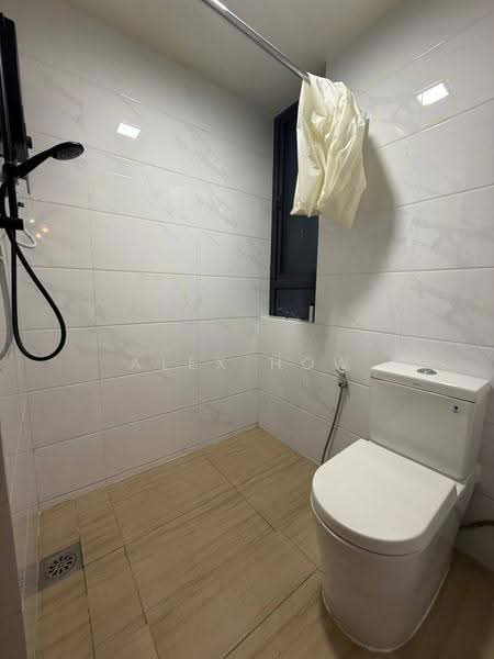 Kediaman Servis untuk Disewa di Country Garden Central Park - Alex How - Bathroom - PropertyGuru.com.my