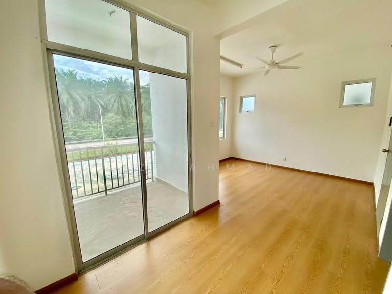 Rumah Berkembar untuk Dijual di Seksyen U15 (Shah Alam) - Riza Ahmad - Balcony - PropertyGuru.com.my