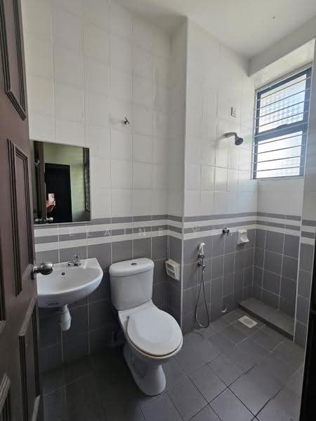 Rumah Teres 3-Tingkat untuk Dijual di Taman Seri Bukit Segambut (Batu) - Elaine Yap - Bathroom - PropertyGuru.com.my