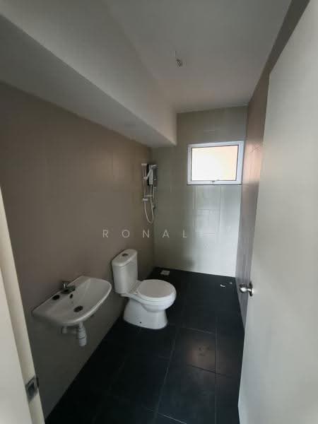 Flat for Rent at PANGSAPURI AMANSIARA - Ronald Siaw - Bathroom - PropertyGuru.com.my