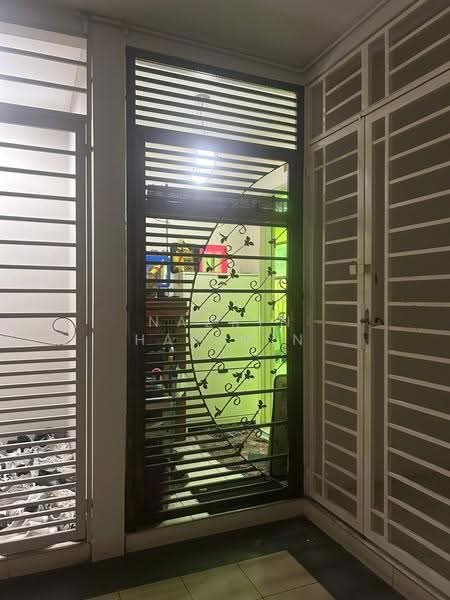 Kondominium untuk Dijual di Platinum Lake PV 13 - Nazrin Hakimin - Entrance - PropertyGuru.com.my