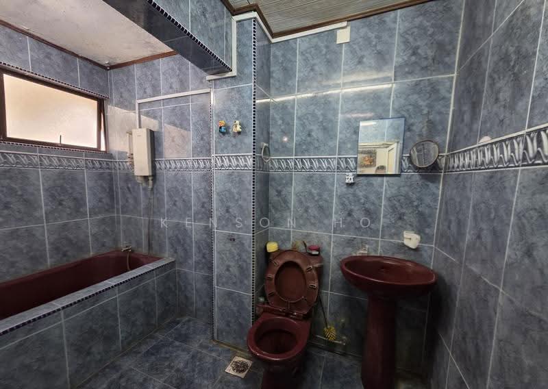 Rumah Teres 2-Tingkat untuk Dijual di Taman Sri Rampai (Wangsa Maju) - Kenson Ho - Bathroom - PropertyGuru.com.my
