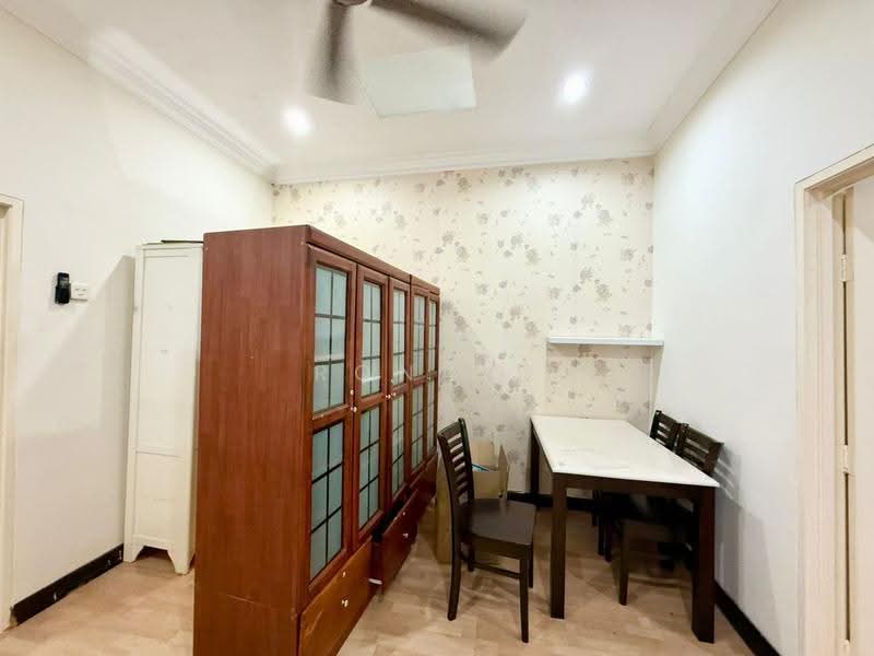 2-storey Terraced House for Rent in Sungai Nibong (Bayan Lepas) - Ronald Ng - Dining Room - PropertyGuru.com.my