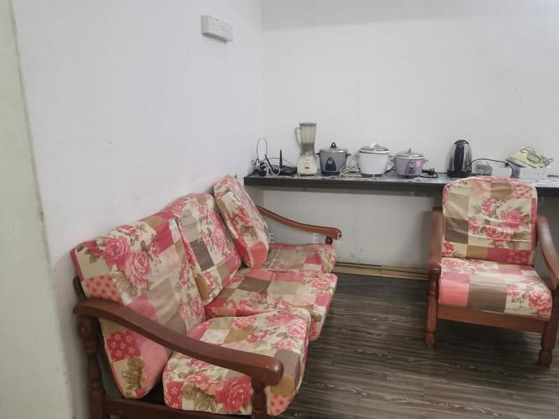 1-storey Terraced House for Sale in Batu Lancang (Jelutong) - A Ee Ee - Living Room - PropertyGuru.com.my