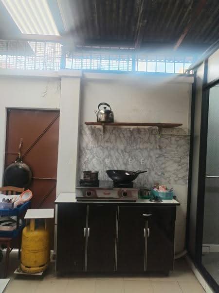 1-storey Terraced House for Sale in Batu Lancang (Jelutong) - A Ee Ee - Kitchen - PropertyGuru.com.my