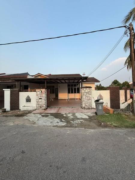Rumah Teres 1-Tingkat untuk Dijual di Taman Daya (Johor Bahru) - Zen Wong - Exterior - PropertyGuru.com.my