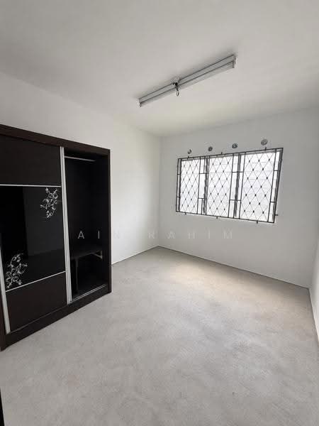 Rumah Flat untuk Dijual di Taman Melor - AIN RAHIM - Bedroom - PropertyGuru.com.my