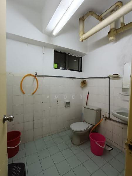 Condominium for Sale at Sri Pelangi Condominiums - Amber Ng - Bathroom - PropertyGuru.com.my