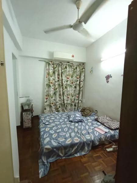 Condominium for Sale at Sri Pelangi Condominiums - Amber Ng - Bedroom - PropertyGuru.com.my