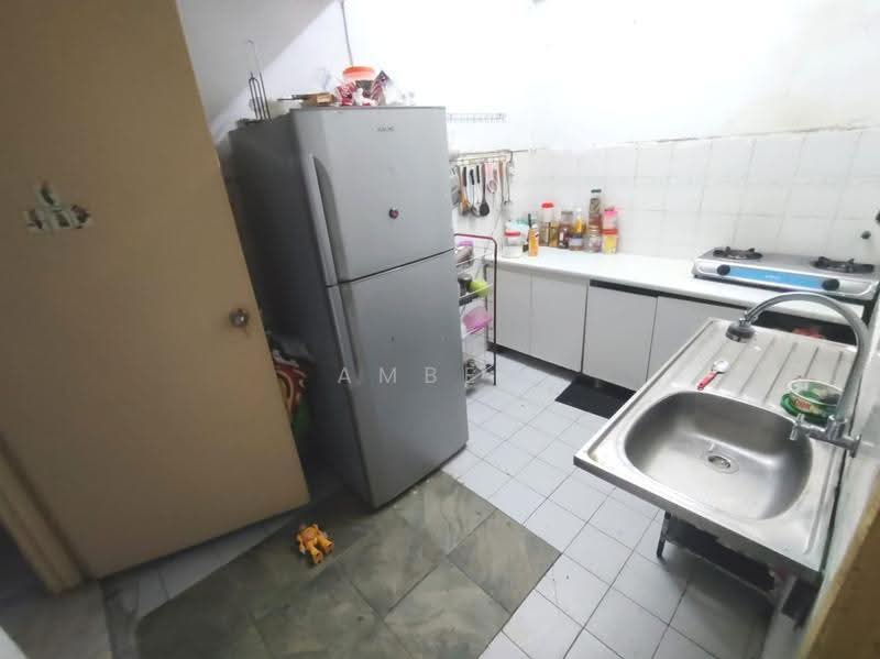 Condominium for Sale at Sri Pelangi Condominiums - Amber Ng - Kitchen - PropertyGuru.com.my