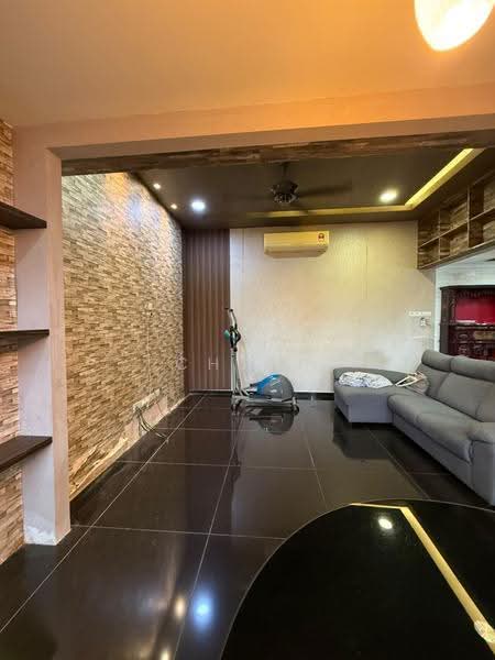 Rumah Teres 1-Tingkat untuk Dijual di Taman Universiti (Skudai) - Chloe Lai - Living Room - PropertyGuru.com.my