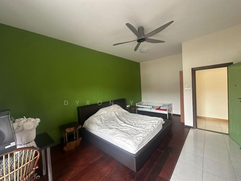 2.5-storey Terraced House for Sale in Batu 9 (Cheras) - Dyron Yong - Bedroom - PropertyGuru.com.my