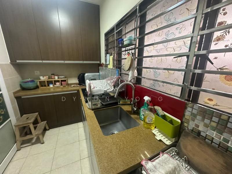2.5-storey Terraced House for Sale in Batu 9 (Cheras) - Dyron Yong - Kitchen - PropertyGuru.com.my